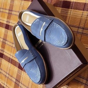 🆕️Johnston and Murphy Guiada mules, patent leather, blue/silver